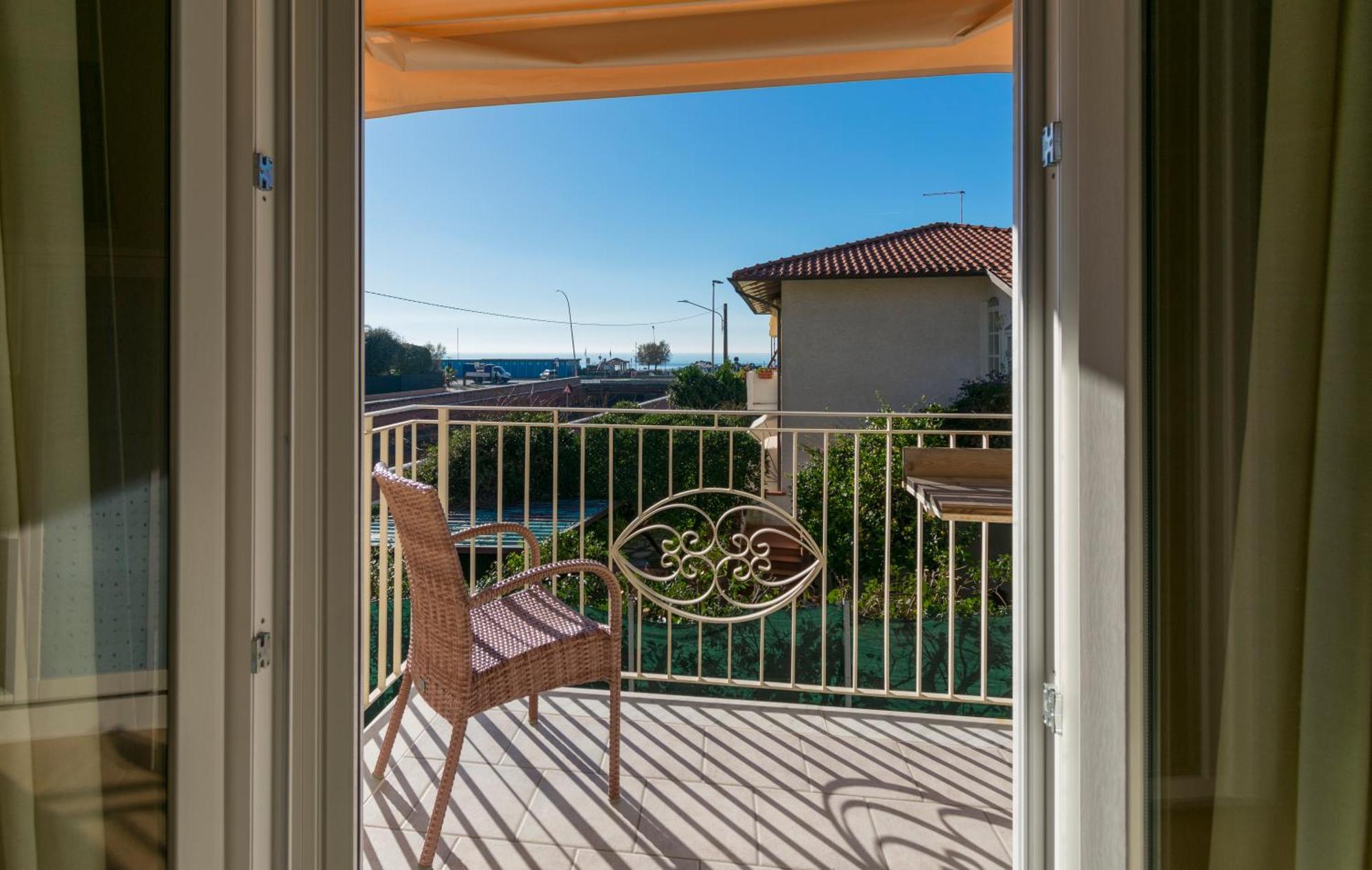 Residence Stella Marina di Massa Bagian luar foto